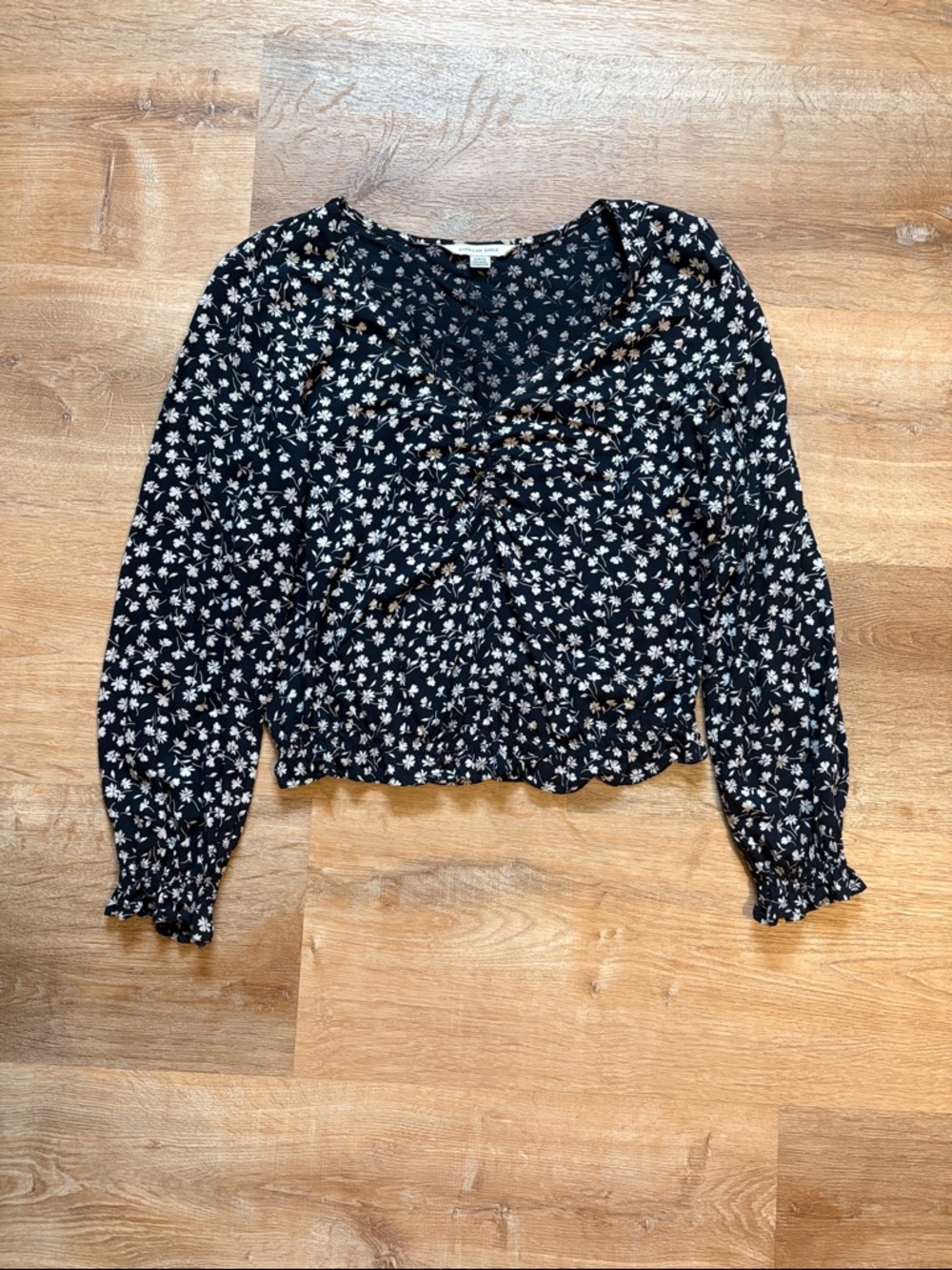 American Eagle cropped long sleeve top